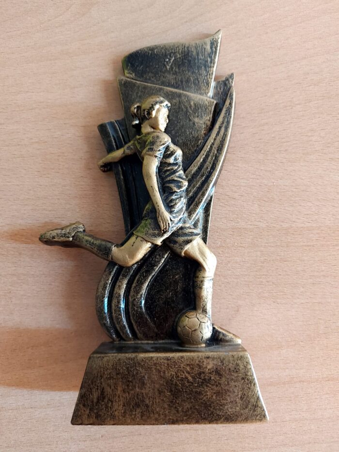 Trofeo de Fútbol Fem. Ref. 000212  Altura 13cm (Existencias 3)*****