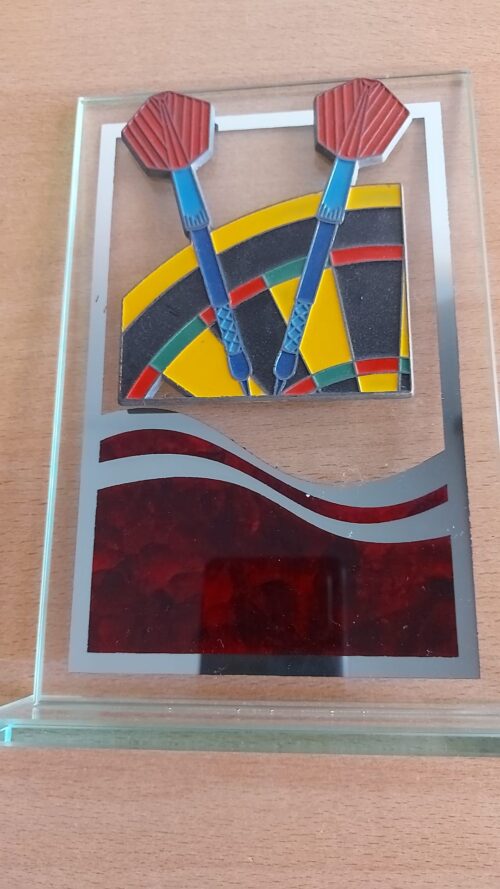 Trofeo de dardos  Ref.11111  Altura 19cm  Existencias (13)*****