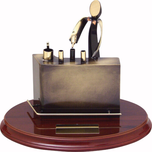 Trofeo de Barman  Ref.908  Altura 24 x 17cm**