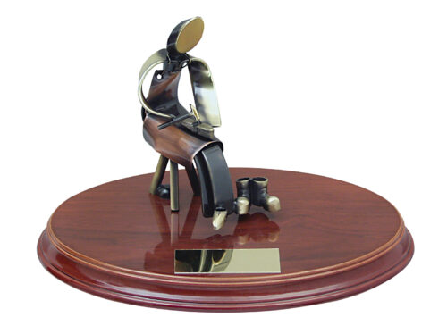 Trofeo de Zapatero  Ref.915 Altura 18 x 14cm**