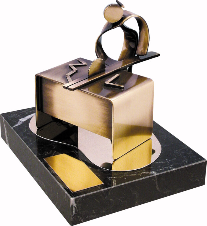 Trofeo de Carpintero  Ref.916 Altura 18 x 14cm**