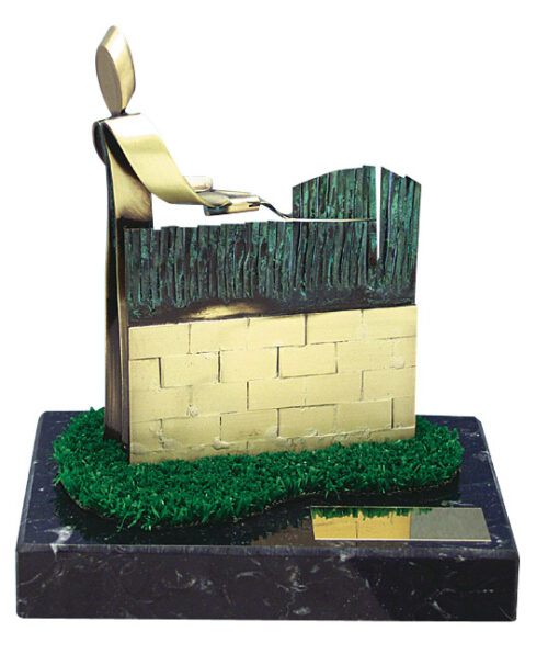 Trofeo de Jardinero/a  Ref.923 Altura 18 x 14cm**
